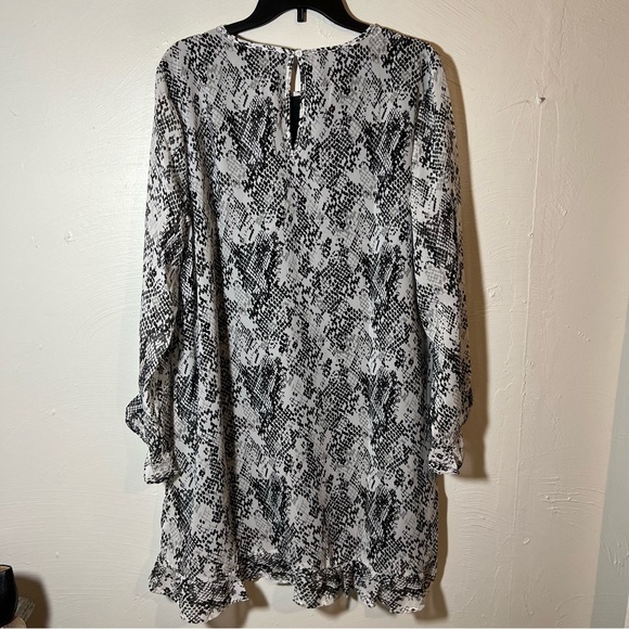 MudPie Snakeskin Print Dress Long Sleeve Mini - Picture 6 of 7